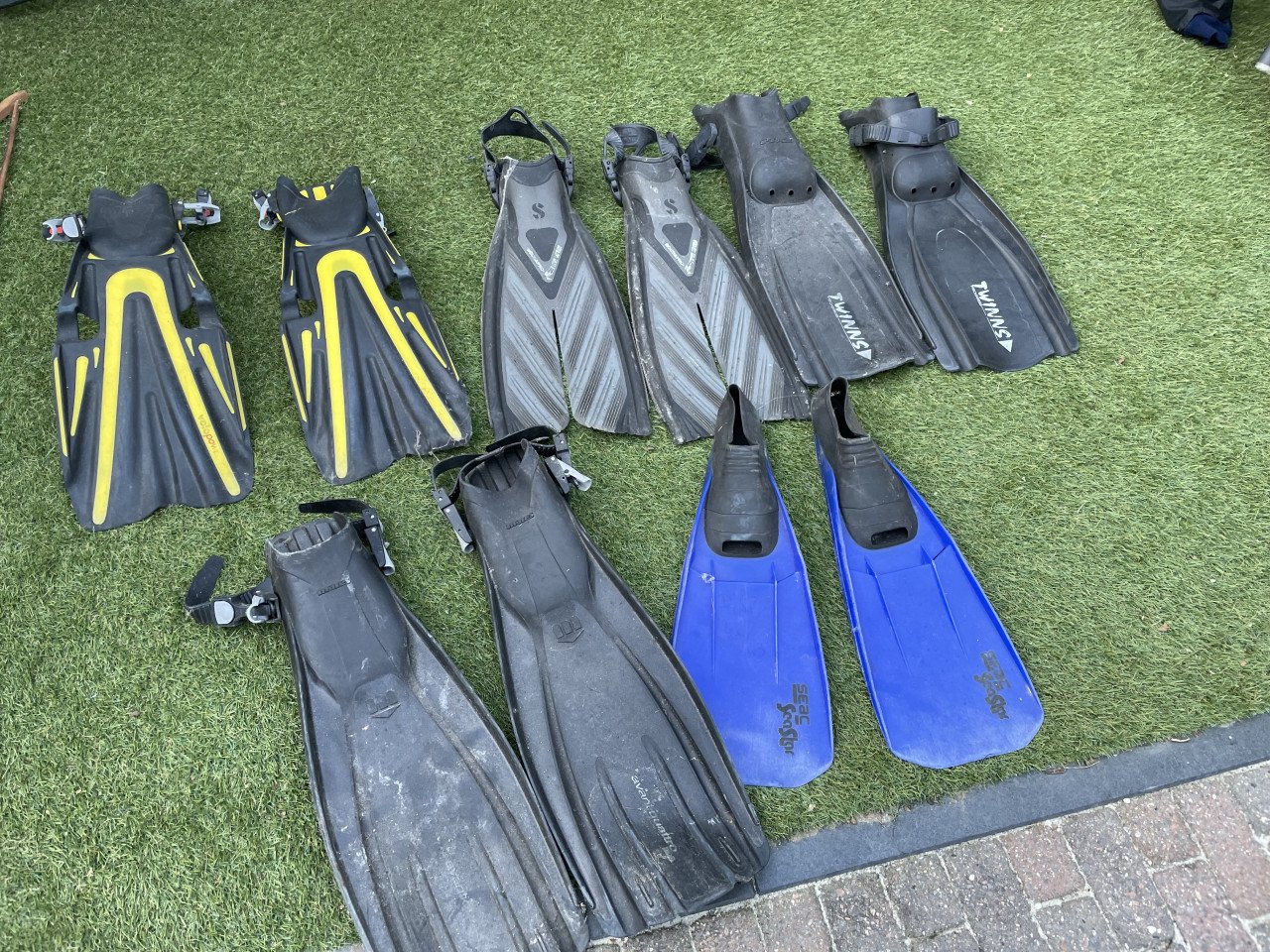 Duikspullen; alles voor € 300,-