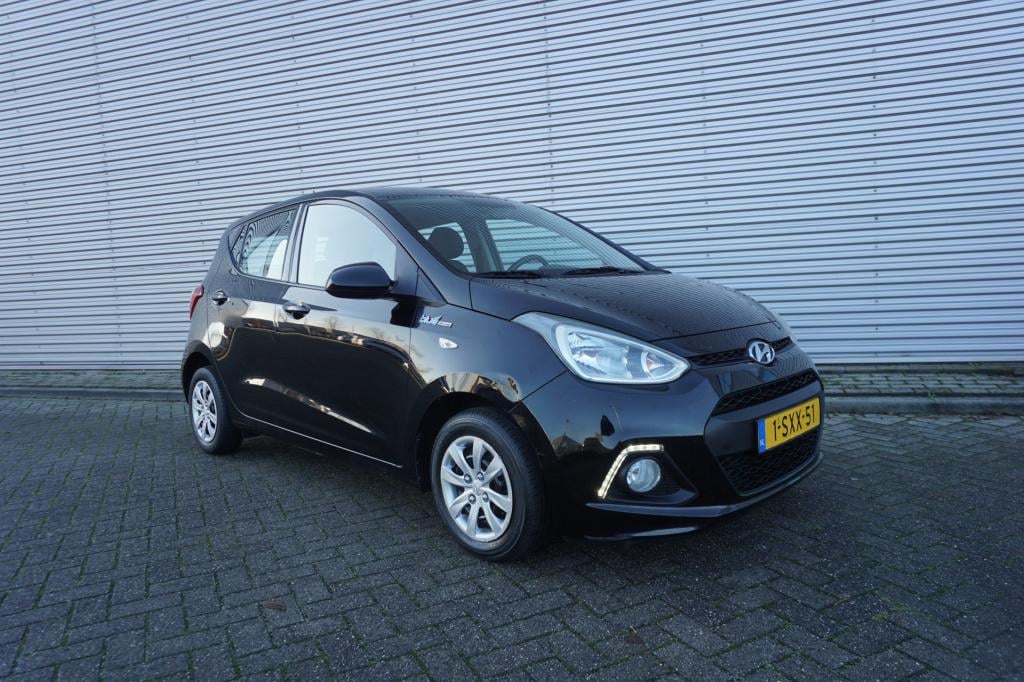 Hyundai I 10 1.0i i-motion comfort plus airco / elektr. ramen / nap