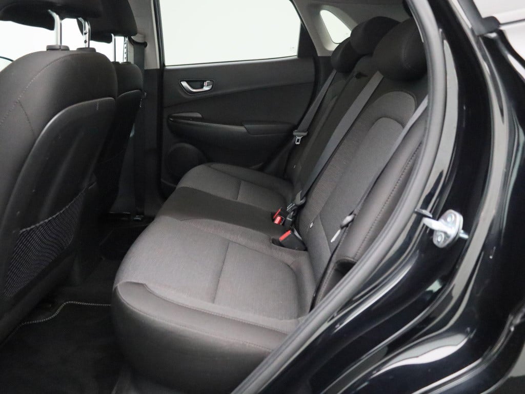 Hyundai Kona ev fashion 39 kwh | navi | camera | lmv | pdc | climate