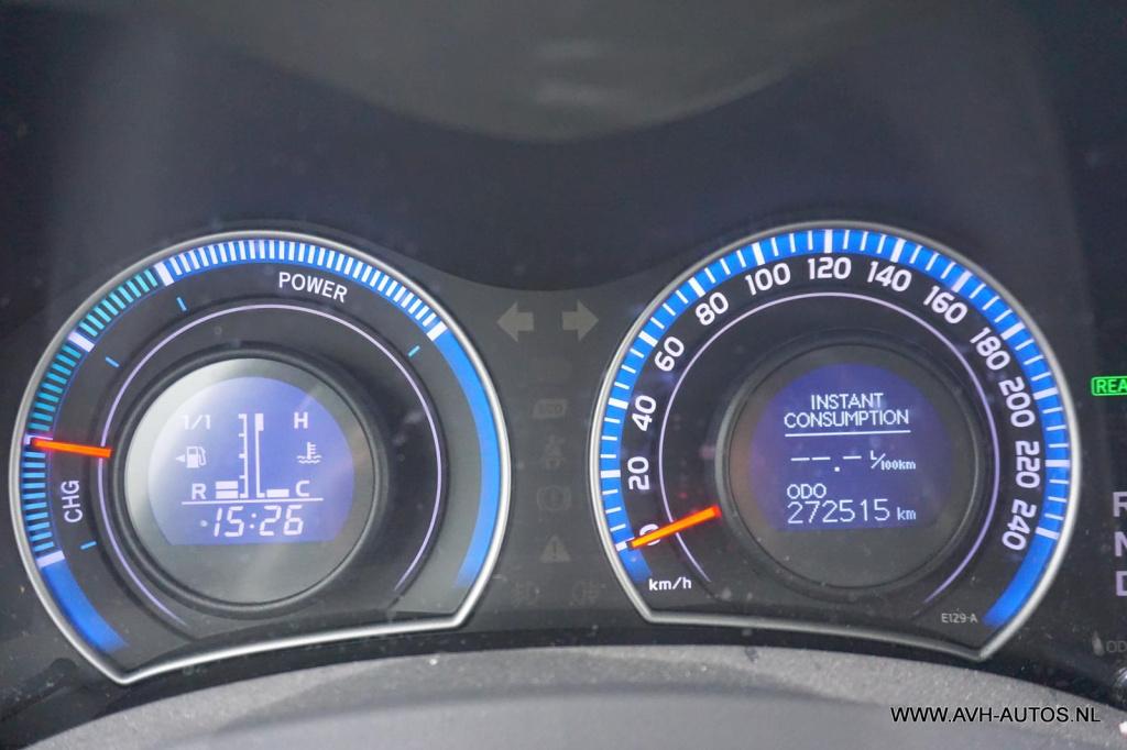 Toyota Auris 1.8 full hybrid dynamic business