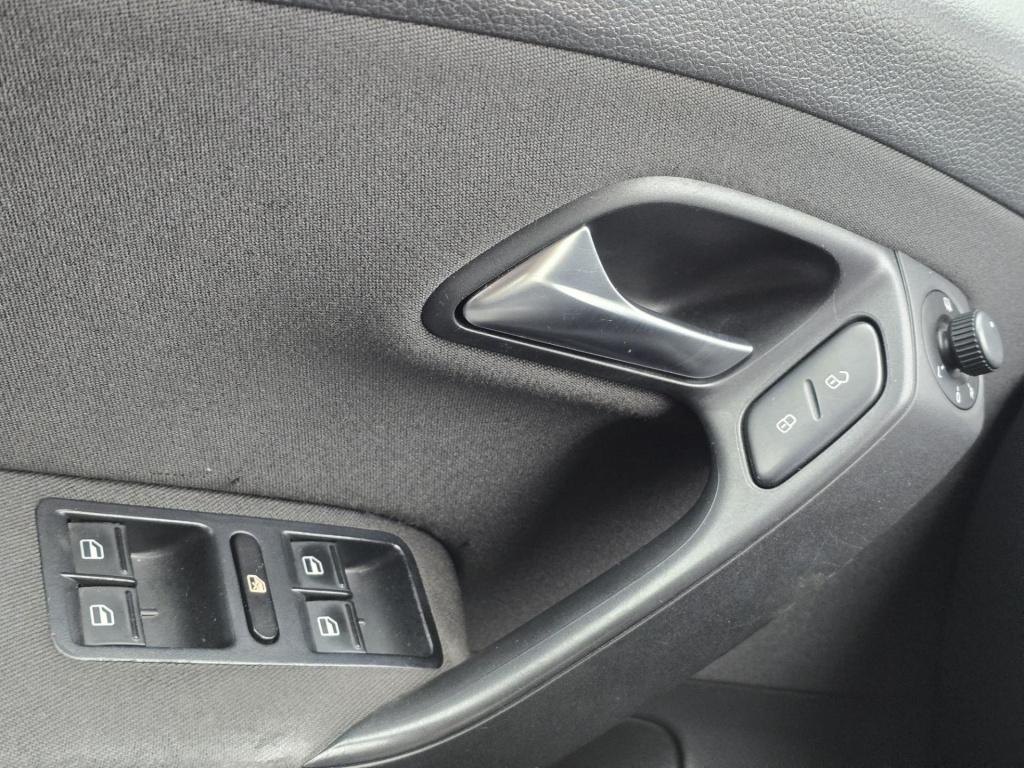 Volkswagen Polo 1.4-16v highline