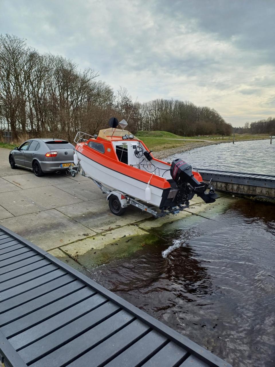 Visboot pilot 420 met 70pk, pega trailer