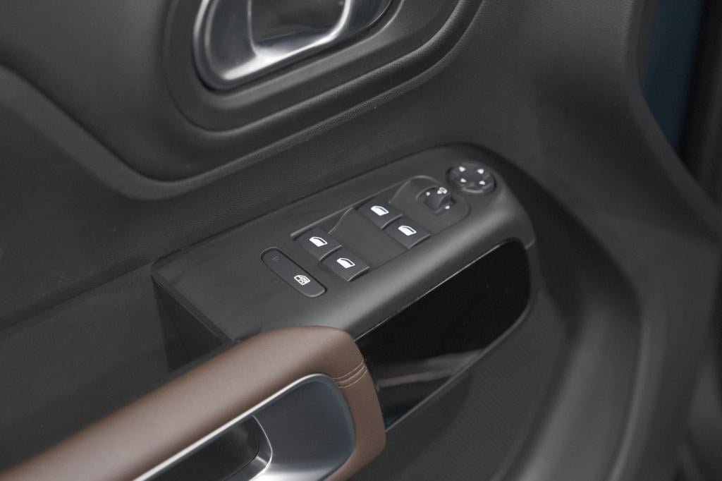 Citroen C5 Aircross 1.6 puretech 180 pk shine | bomvol | trekhaak | 360 cam