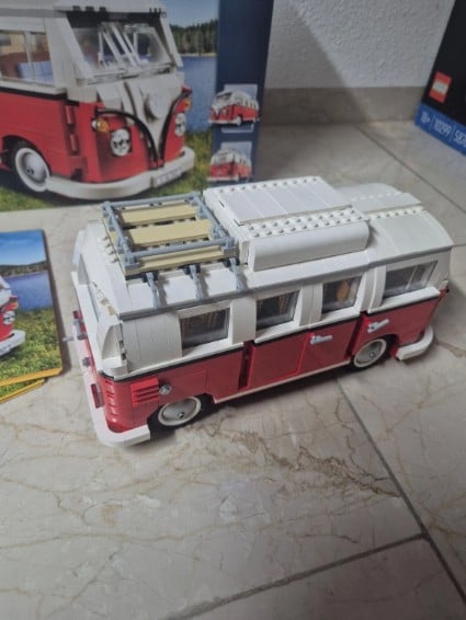 Lego Creator: Volkswagen t1 kampeerbus 10220