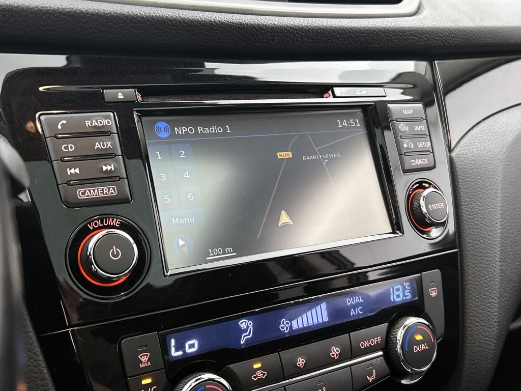 Nissan Qashqai 1.2 connect edition | panoramadak | trekhaak |