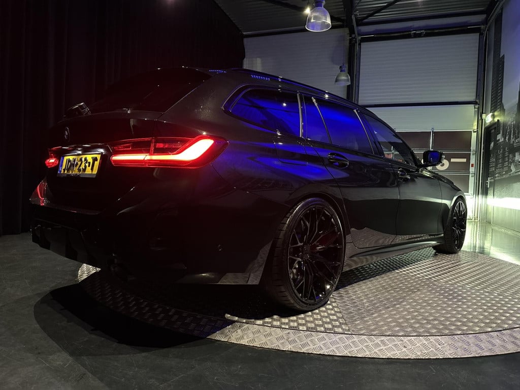 BMW 3-serie touring 330e xdrive *pano*360camera*sportstoelen*laser*eibach*