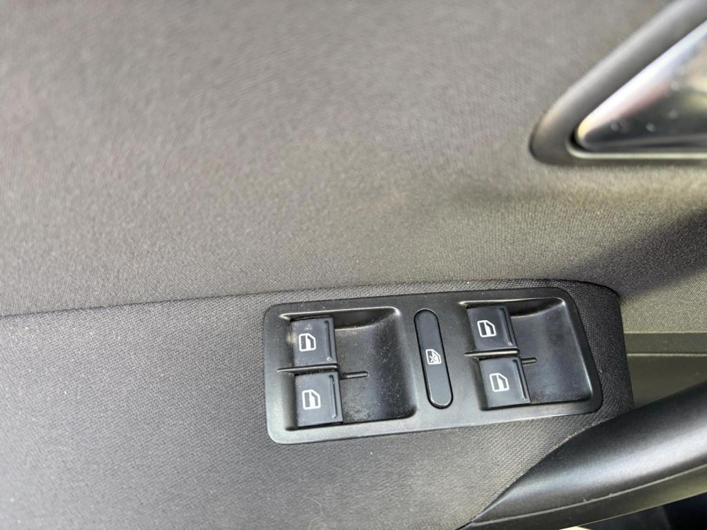 Volkswagen Polo 1.4-16v comfortline/lichtmetaal/carplay/airco/black edition