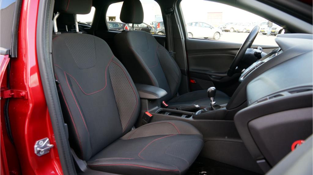 Ford Focus 1.0 st-line rijklaar incl garantie