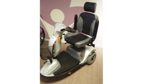 Scootmobiel merk: CTM 737 incl. oplader, 3 wielen, mandje, stokhouder