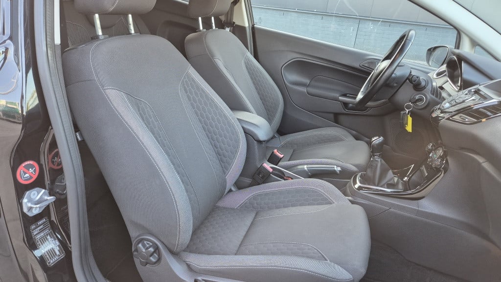 Ford Fiesta 1.0 ecoboost. sport*navi*airco*pdc*lmv*nap*