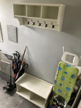 Kapstok met bijbehorend  kastje