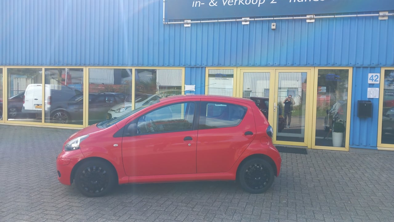 Toyota Aygo  1.0 12v Access 5deurs bj:2010 airco apk 9-2026 !!!