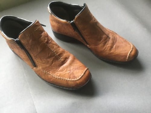 Nieuw/ dames schoenen/ laarsjes ( Ricker)