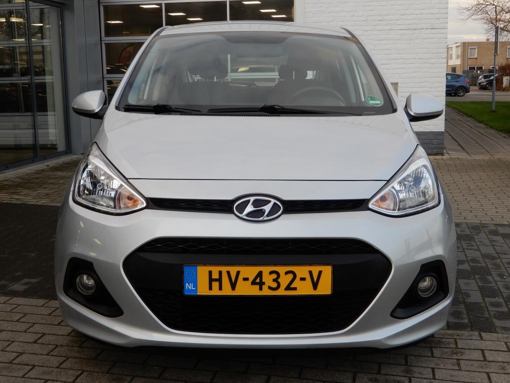Hyundai I 10 1.0i i-motion comfort | cruise control | climate control |