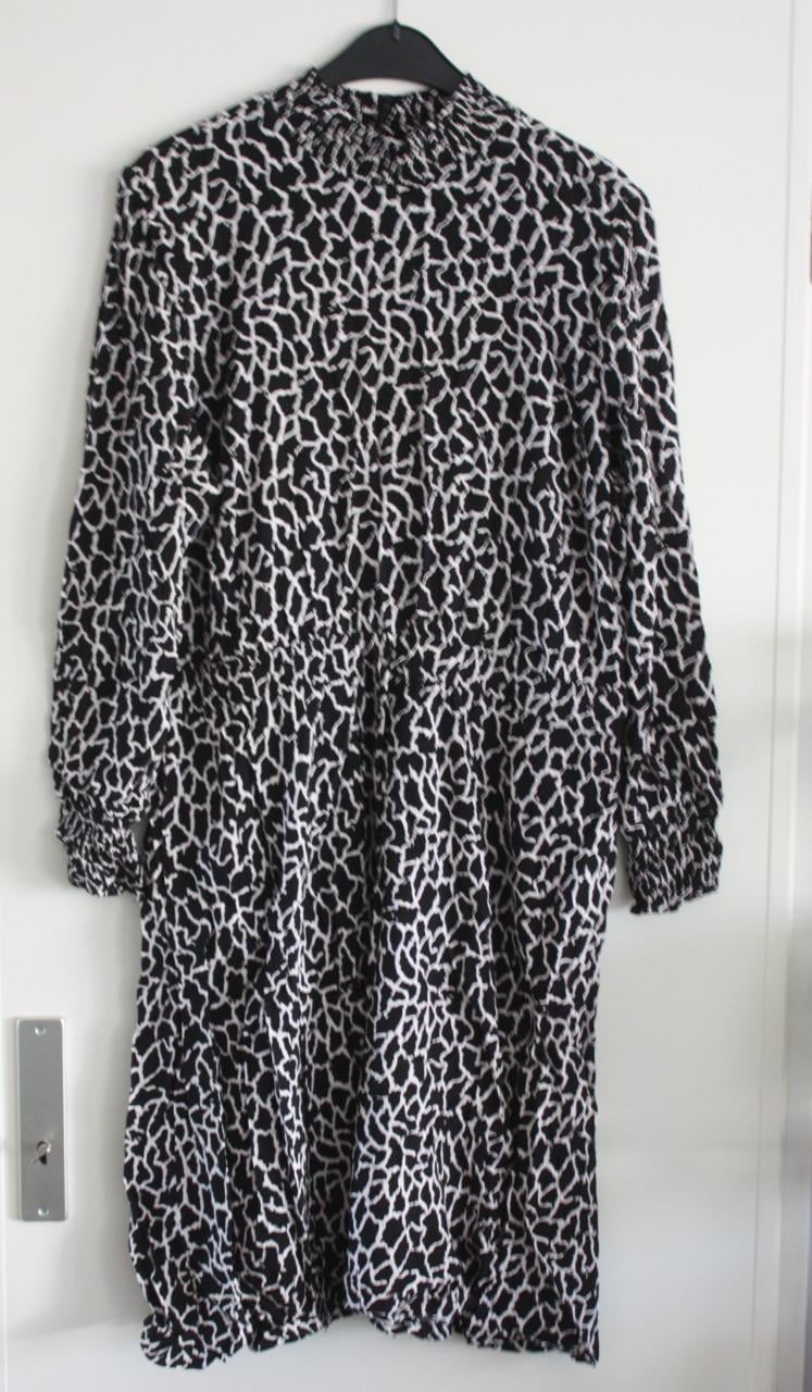 Zwart witte jurk maat xl