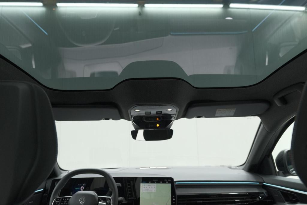 Renault Rafale 1.2 e-tech 4x4 plug-in hybrid 300 atelier alpine | panoramad