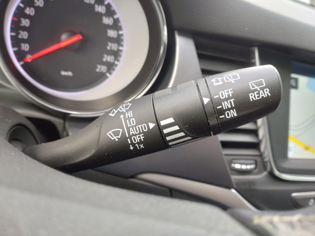 Opel Astra sports tourer 1.2 edition