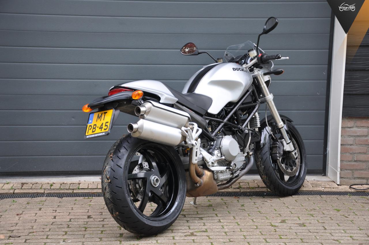 Ducati Monster S2R 1000 9500 kilometers!