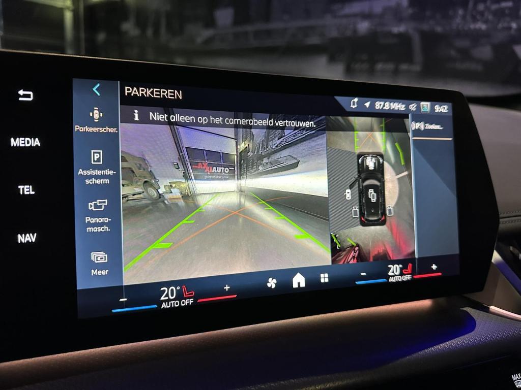 BMW X1 xdrive30e m-pakket *pano*hud*360camera*