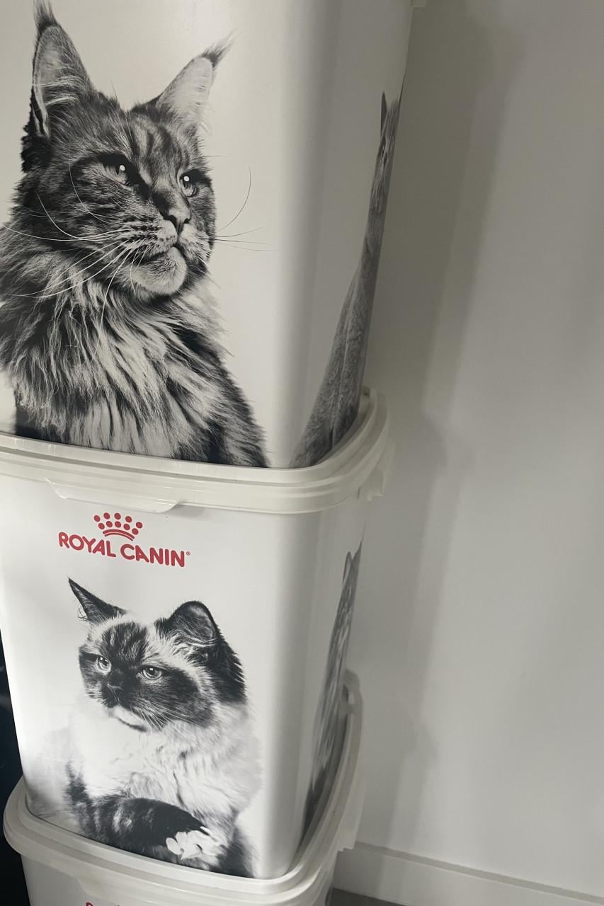 3x NIEUWE Grote en handige Voertonnen!!!