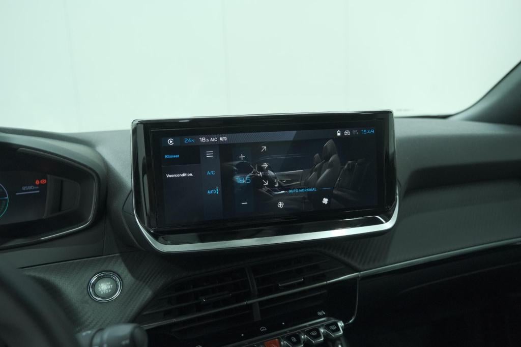 Peugeot E-2008 ev allure avantage 54 kwh | 97,3% soh | 11 kw lader | apple 