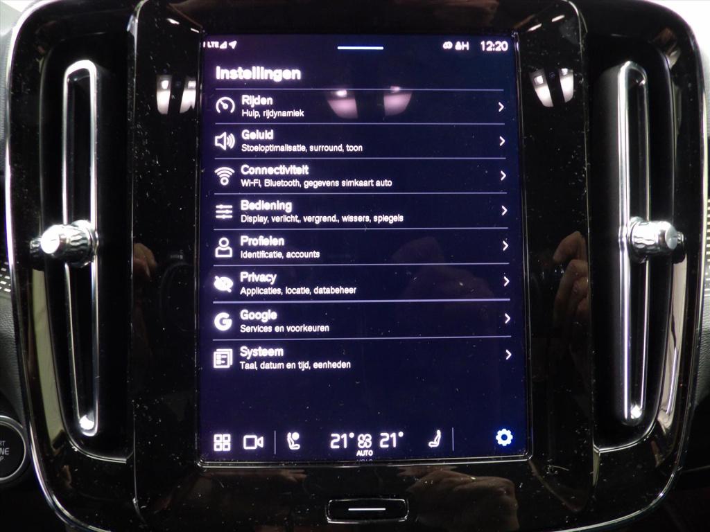 Volvo XC40 b3 163pk mild hybrid aut plus dark