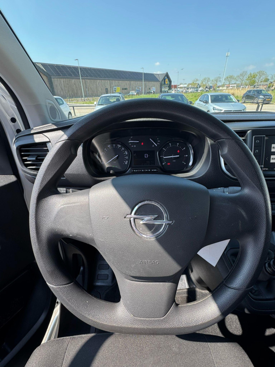 Opel Vivaro 2.0 diesel 145 l3 | navigatie | trekhaak | parkeersensoren | sl