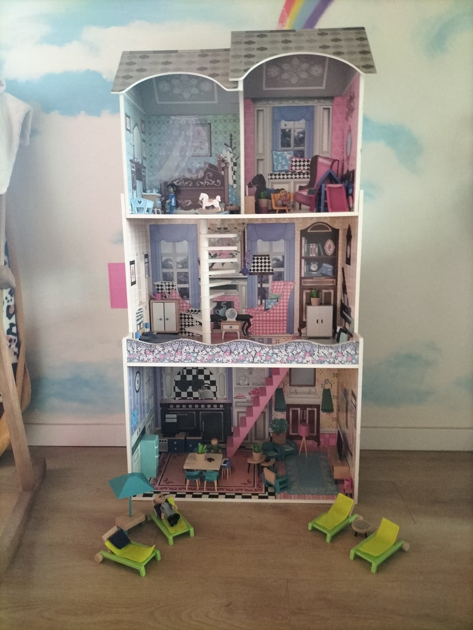 Poppenhuis met toebehoren