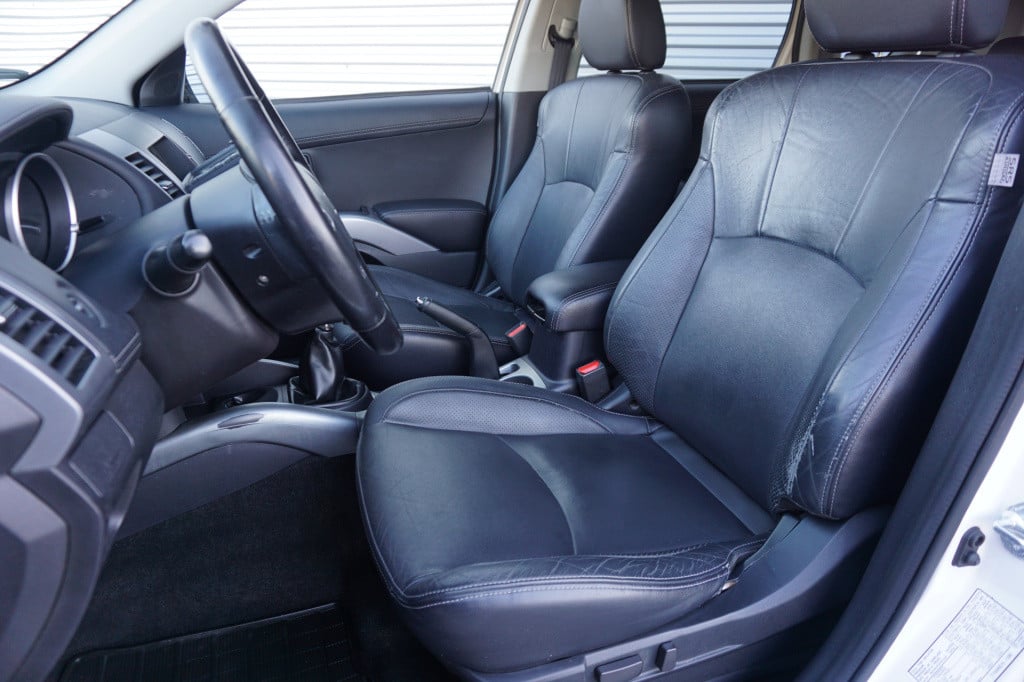 Mitsubishi Outlander 2.0 intro edition airco / navi / cruise / camera / lm 