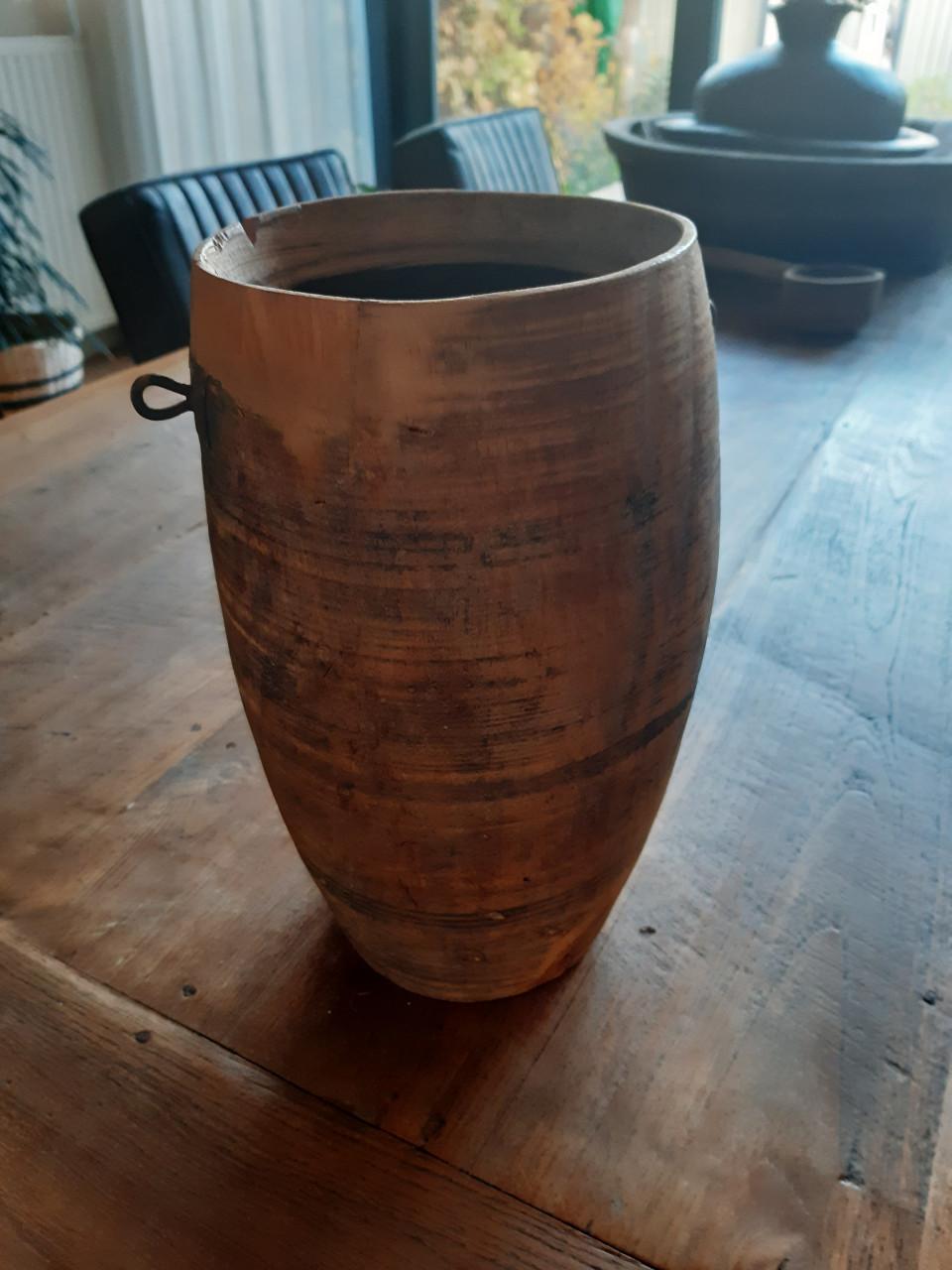 Napalese vaas geen koeriersdiensten