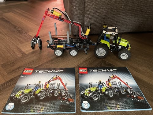 Lego Technic: Tractor met boomstammentrailer 8049