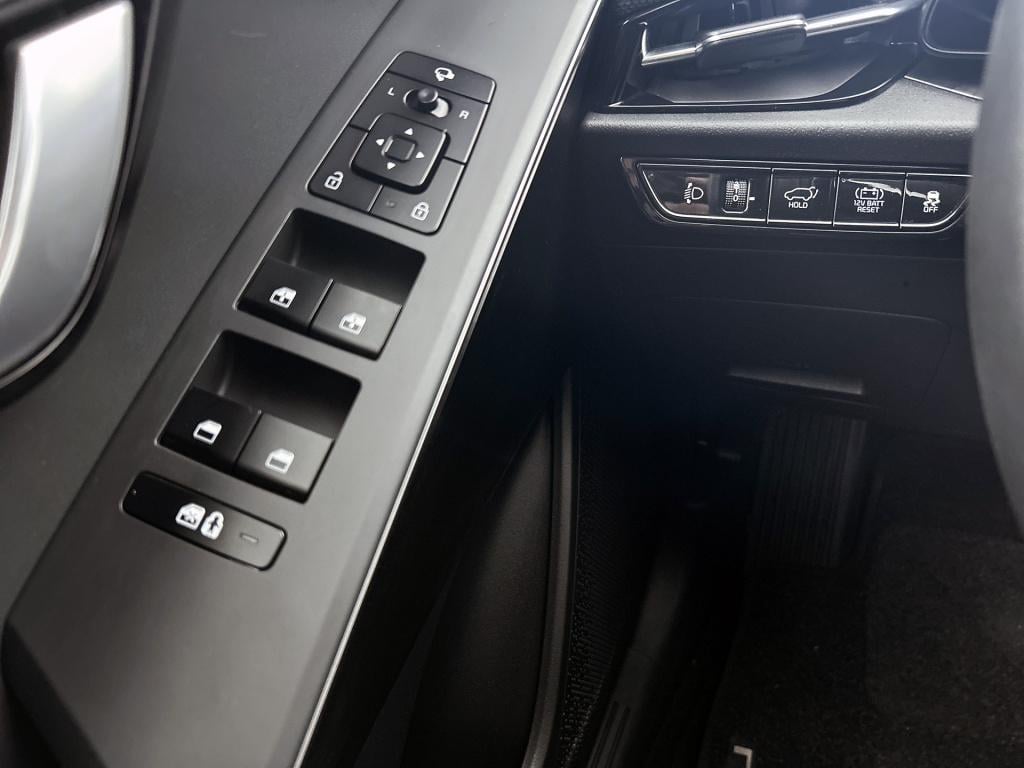 Kia Niro 1.6 gdi hev launch edition | navigatie | 18 inch lichtmetalen velg