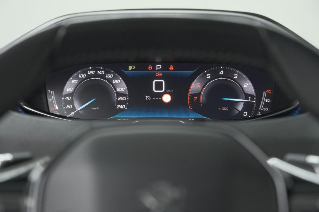 Peugeot 5008 puretech 130 eat8 active | 7 zitplaatsen | camera | navigatie 