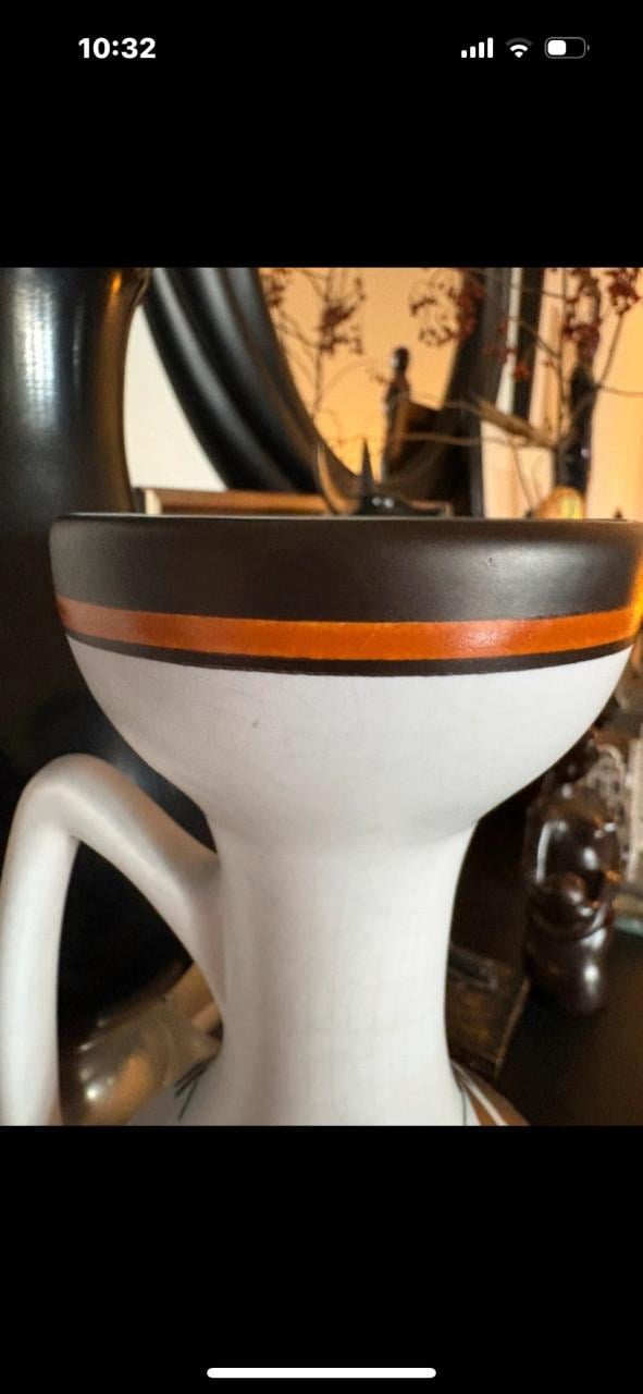 Vaas/amfoor van Flora Plateel Gouda Holland