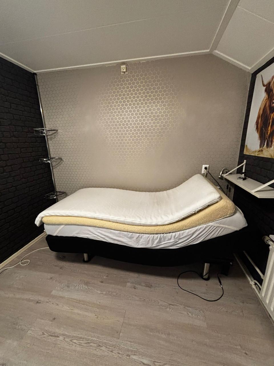 Tempur verstelbaar 1 persoonsbed met massage funtie