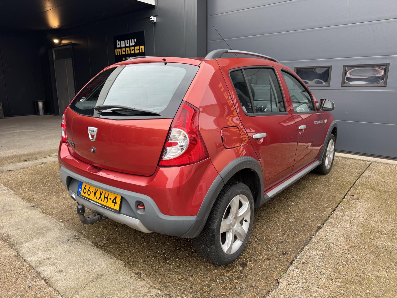 Dacia Sandero 1.6 MPI Stepway 90 2010 Rood Airco Apk Nap Navi