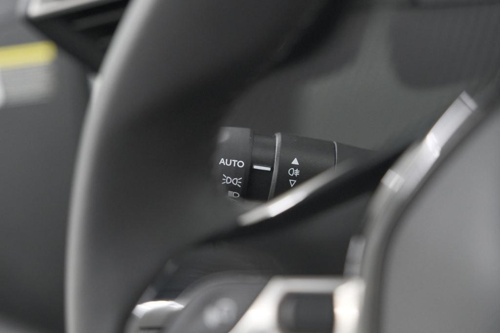Peugeot 208 puretech 100 allure pack | camera | adaptieve cruise control | 