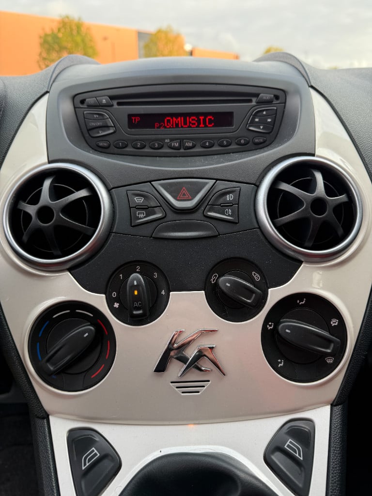 Ford KA 1.2 - titanium - airco