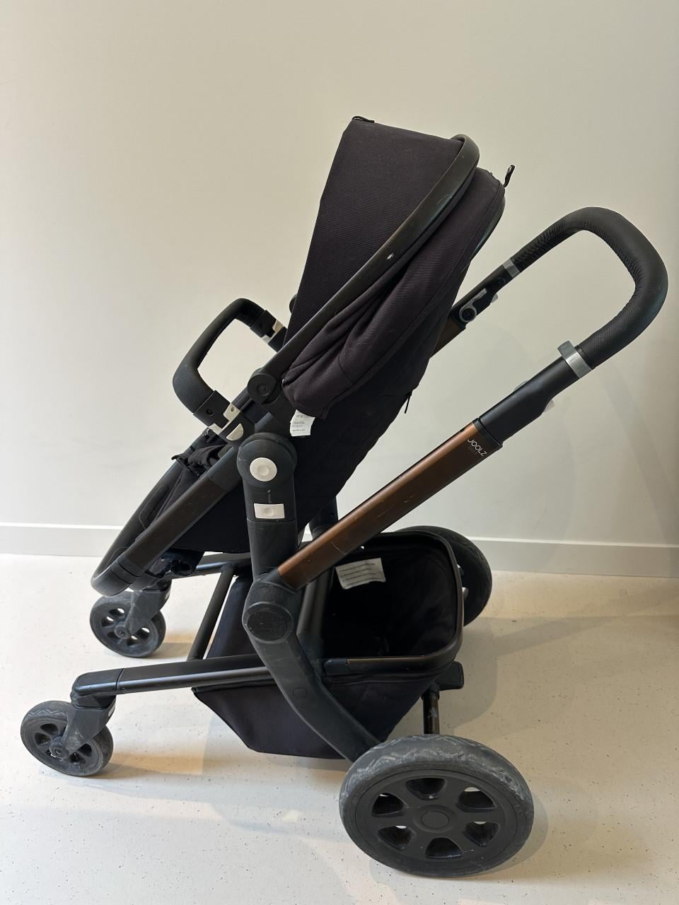 Joolz Day 3 zwart, met voetenzak, maxi cosi adapters en eventuuel maxi cosi