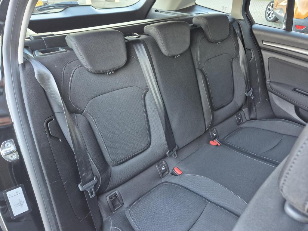 Renault Megane 1.3 tce 140 edc automaat business edt. trekhaak, all season 