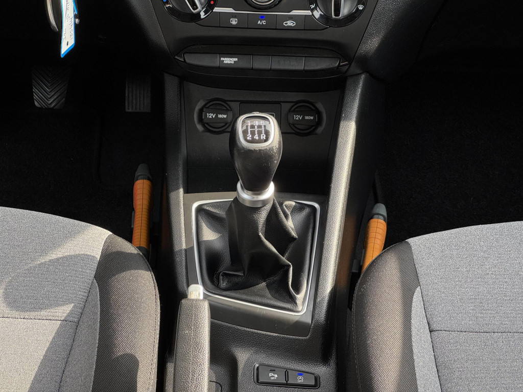 Hyundai I 20 1.2 hp i-motion | airco | cruise control | radio-cd/mp3 speler