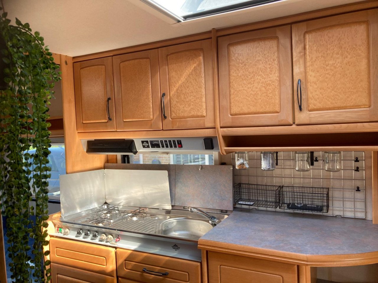 Hobby 440 Exclusive NIEUWE AIRCO / NIEUWE MOVER / XL-VOORTENT én LUIFEL