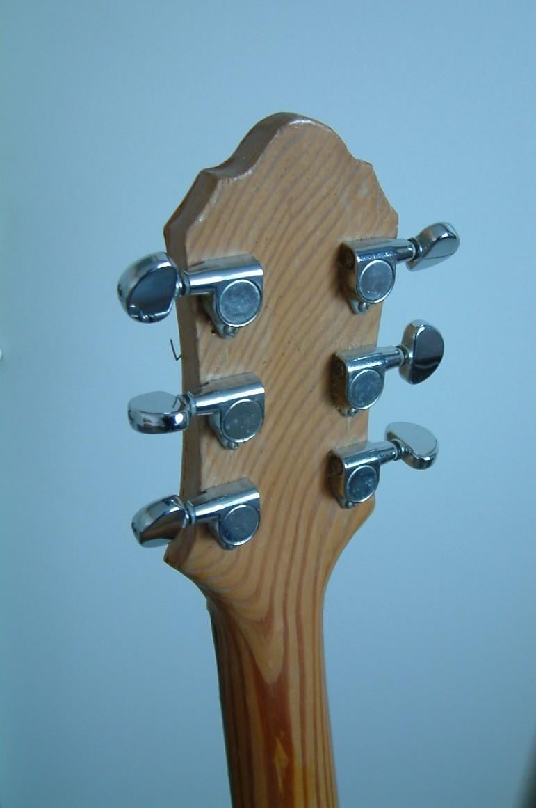 Oefen gitaar   western  75 euro