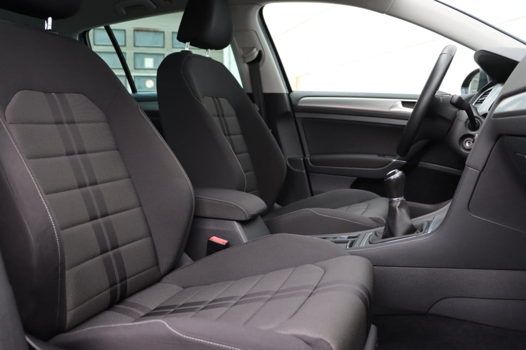 Volkswagen Golf variant 1.0 tsi connected series