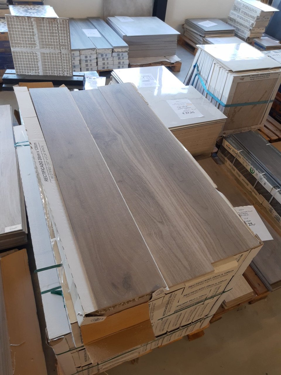 3030-348 ca 18,48 m² houtlook tegels, 20x120 cm, van € 59,95 per m² voor