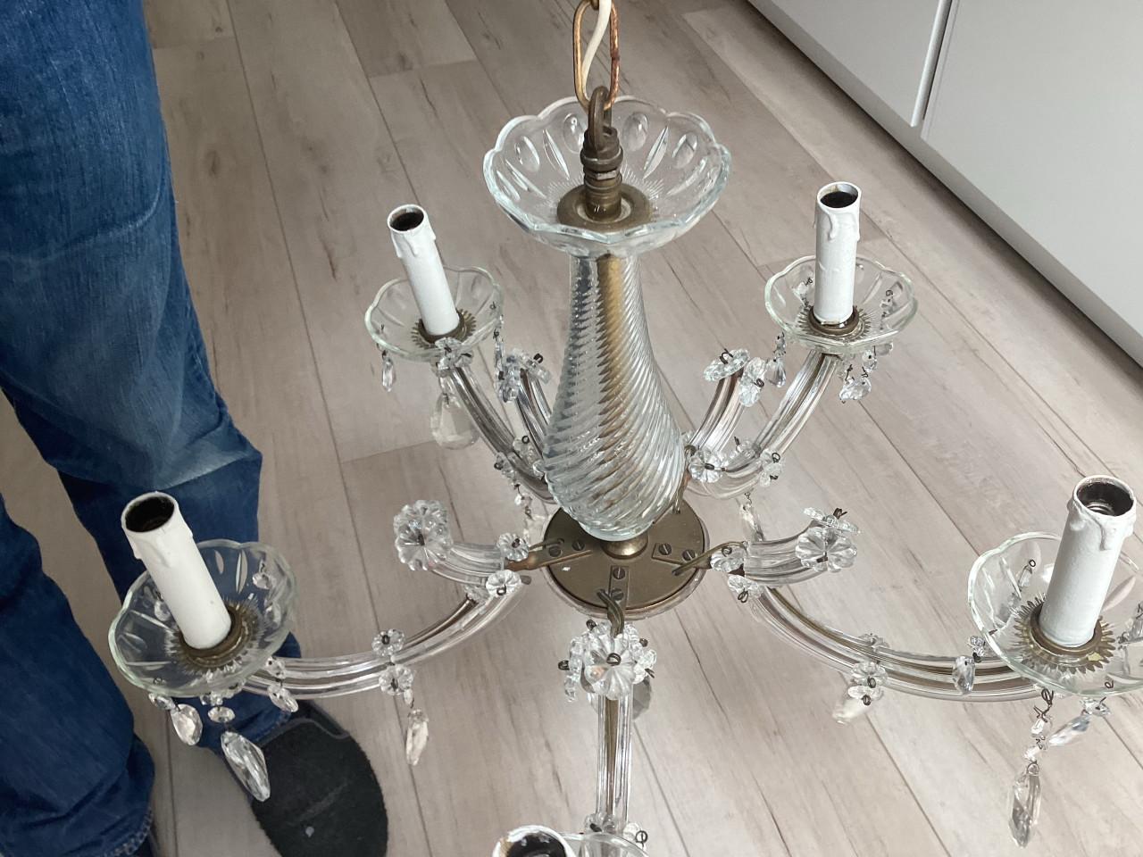 Kroonluchter met glazen pegels