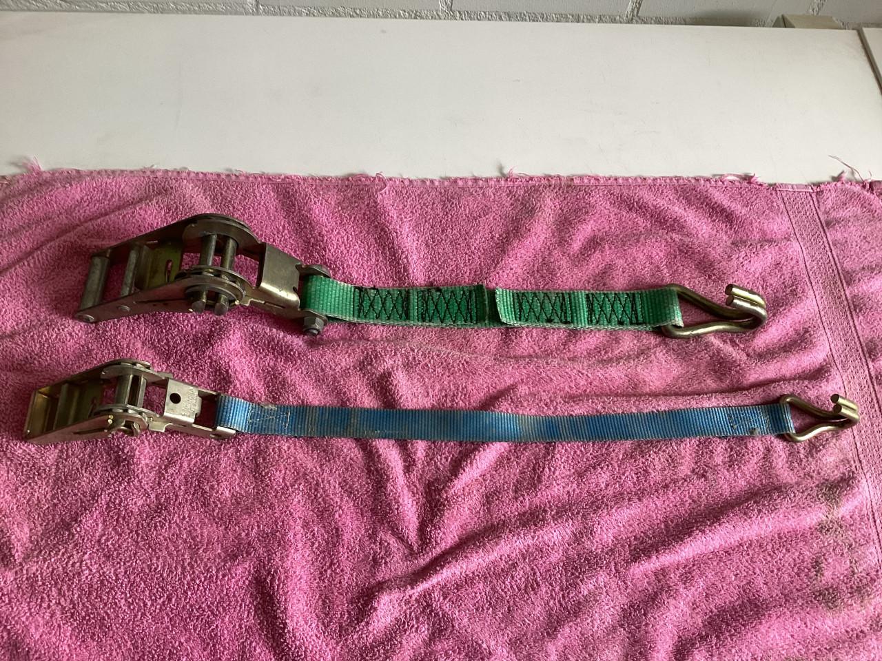 Twee spanbandratels voor spanbanden