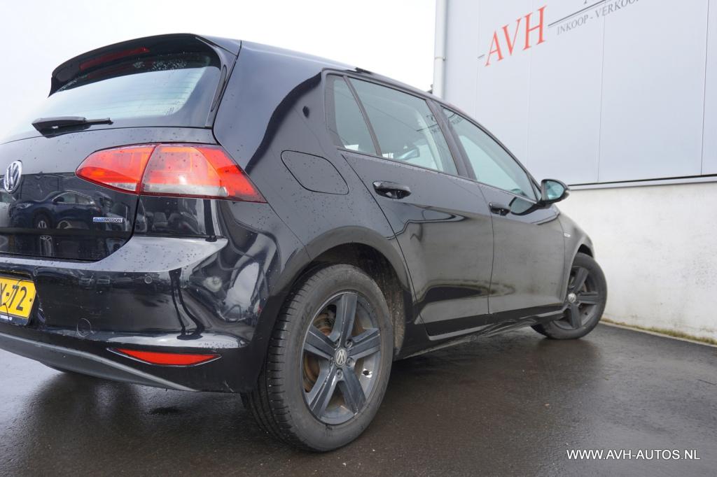 Volkswagen Golf 1.6 tdi highline bluemotion