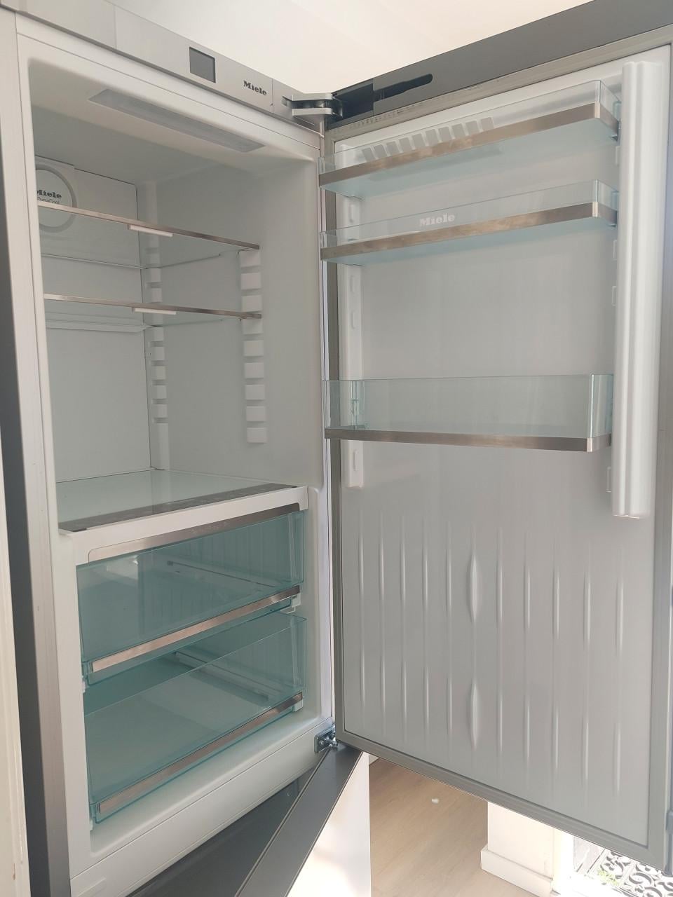 Miele koek/vriescombinatie rvs kleur