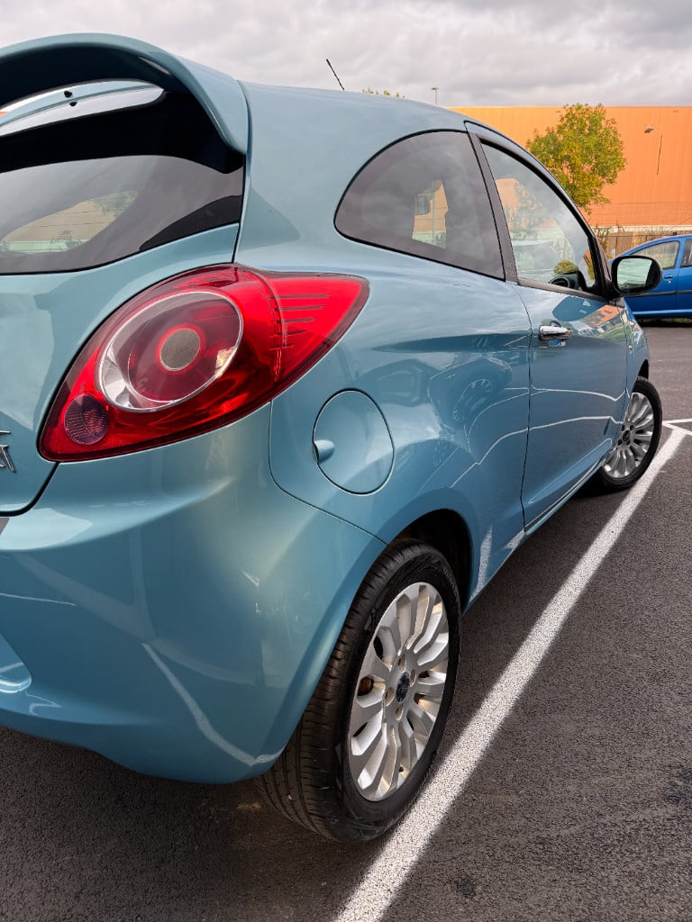 Ford KA 1.2 - titanium x - airco